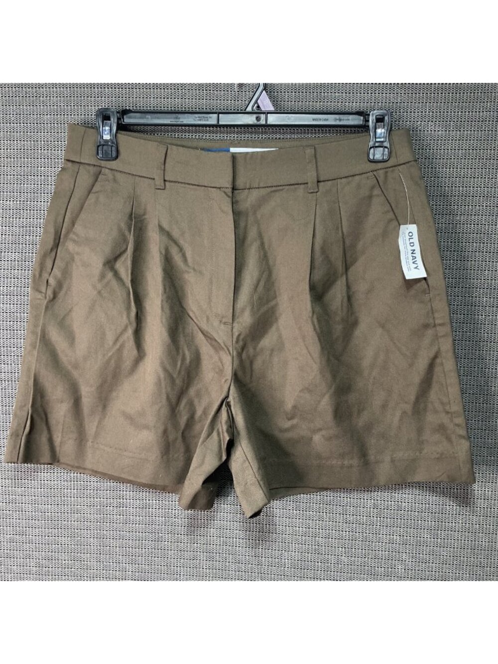Old Navy Women's Extra High-Rise Khaki Shorts Size M 47% Viscose 33% Cotton